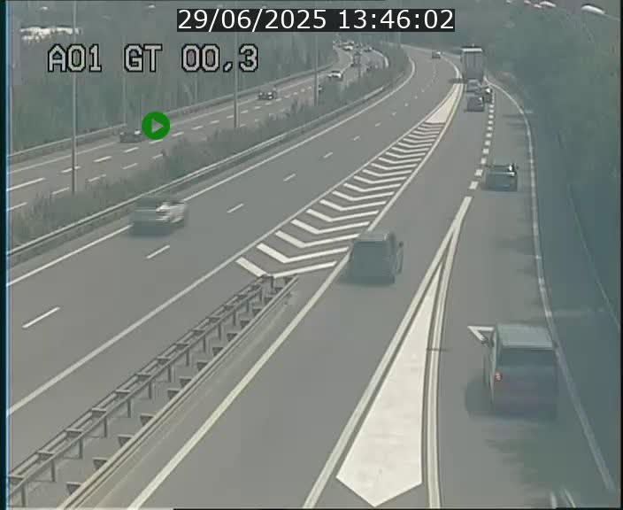 <h2>Traffic live webcam Luxembourg Croix de Gasperich - A1 direction Kirchberg - BK 0.3</h2>