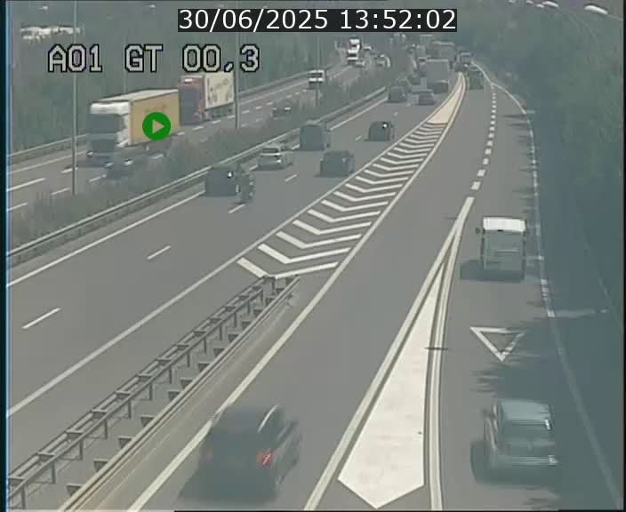 <h2>Traffic live webcam Luxembourg Croix de Gasperich - A1 direction Kirchberg - BK 0.3</h2>