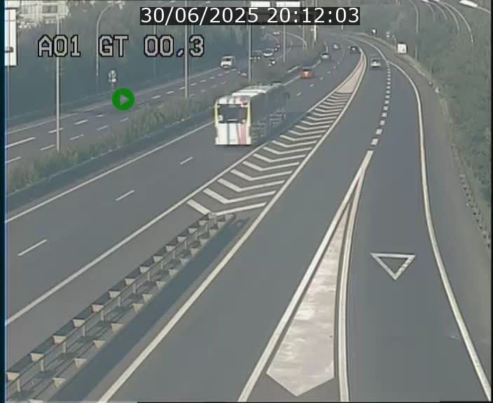 <h2>Traffic live webcam Luxembourg Croix de Gasperich - A1 direction Kirchberg - BK 0.3</h2>