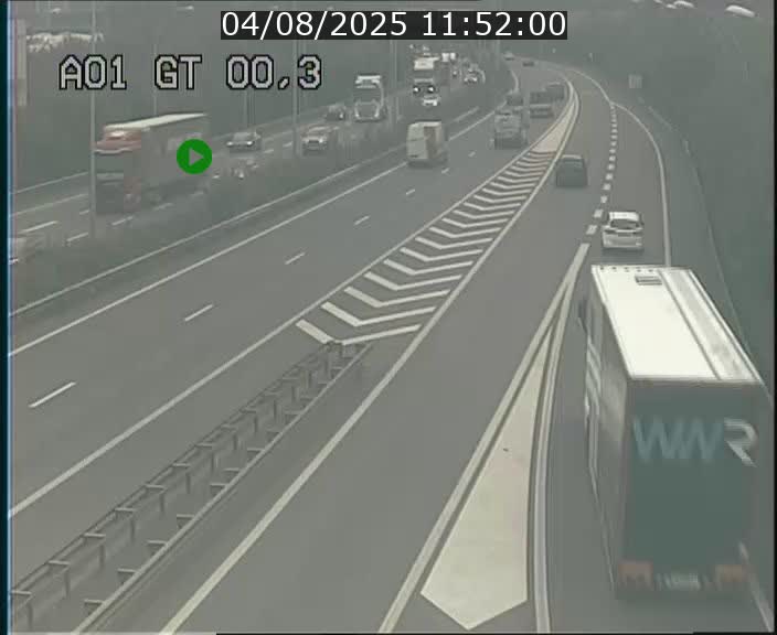 <h2>Traffic live webcam Luxembourg Croix de Gasperich - A1 direction Kirchberg - BK 0.3</h2>