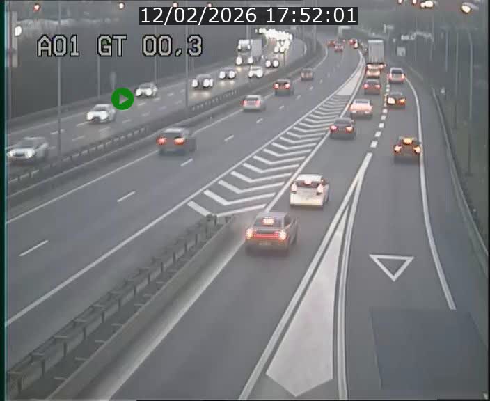 <h2>Traffic live webcam Luxembourg Croix de Gasperich - A1 direction Kirchberg - BK 0.3</h2>