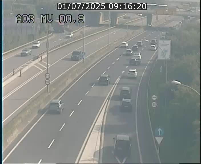 <h2>Traffic live webcam Luxembourg Croix de Gasperich - A3 - BK 0.4 - direction Luxembourg</h2>