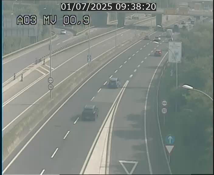 <h2>Traffic live webcam Luxembourg Croix de Gasperich - A3 - BK 0.4 - direction Luxembourg</h2>