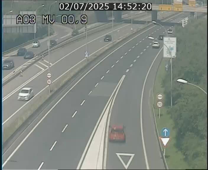 <h2>Traffic live webcam Luxembourg Croix de Gasperich - A3 - BK 0.4 - direction Luxembourg</h2>