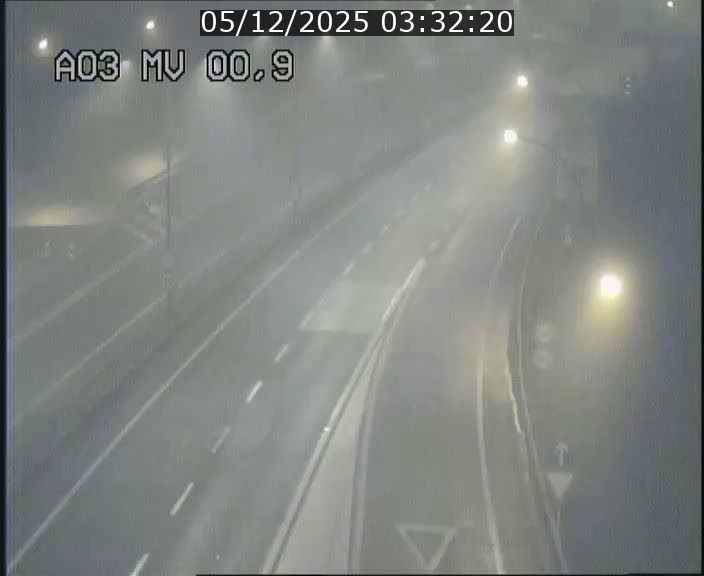 <h2>Traffic live webcam Luxembourg Croix de Gasperich - A3 - BK 0.4 - direction Luxembourg</h2>