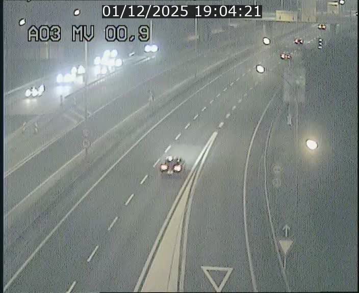 <h2>Traffic live webcam Luxembourg Croix de Gasperich - A3 - BK 0.4 - direction Luxembourg</h2>