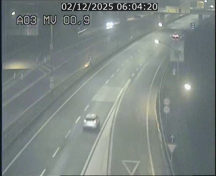 <h2>Traffic live webcam Luxembourg Croix de Gasperich - A3 - BK 0.4 - direction Luxembourg</h2>