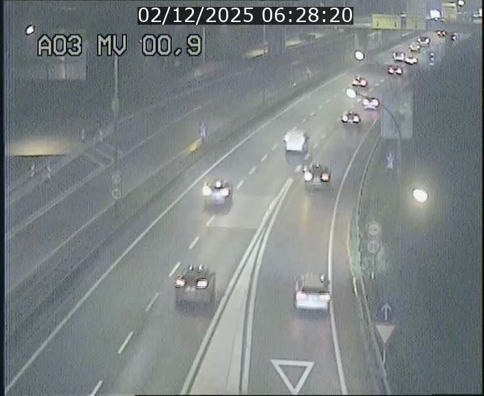 <h2>Traffic live webcam Luxembourg Croix de Gasperich - A3 - BK 0.4 - direction Luxembourg</h2>