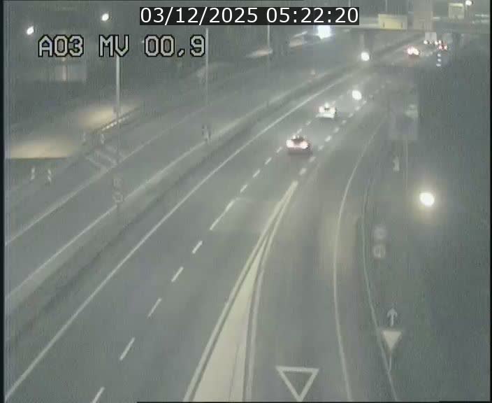 <h2>Traffic live webcam Luxembourg Croix de Gasperich - A3 - BK 0.4 - direction Luxembourg</h2>