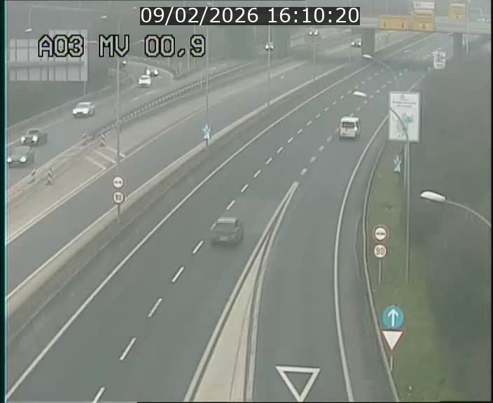 <h2>Traffic live webcam Luxembourg Croix de Gasperich - A3 - BK 0.4 - direction Luxembourg</h2>