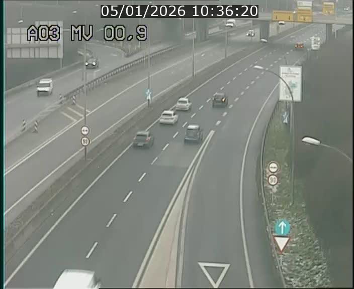 <h2>Traffic live webcam Luxembourg Croix de Gasperich - A3 - BK 0.4 - direction Luxembourg</h2>