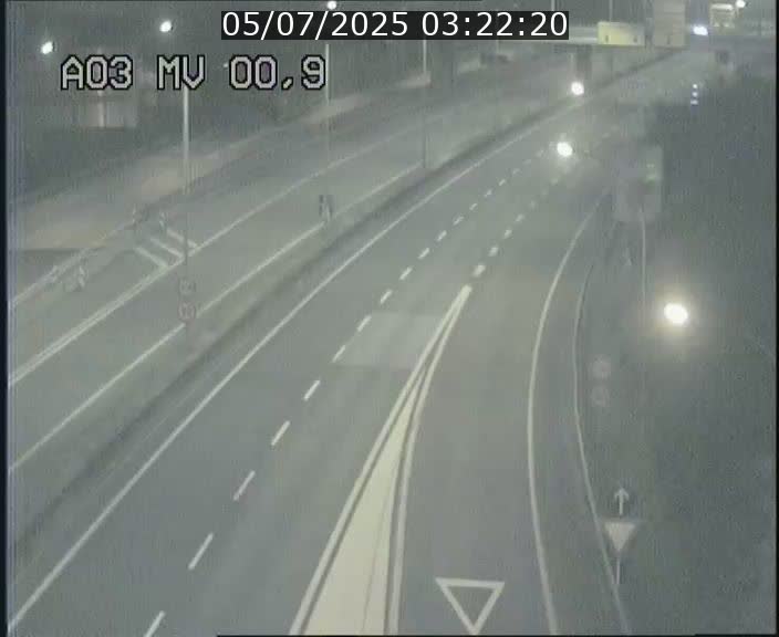 <h2>Traffic live webcam Luxembourg Croix de Gasperich - A3 - BK 0.4 - direction Luxembourg</h2>