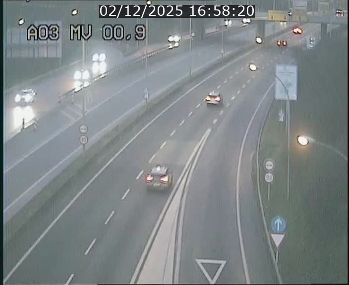 <h2>Traffic live webcam Luxembourg Croix de Gasperich - A3 - BK 0.4 - direction Luxembourg</h2>