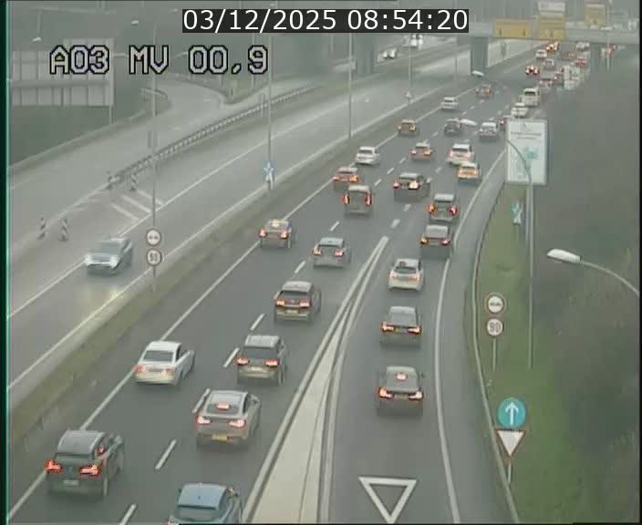 <h2>Traffic live webcam Luxembourg Croix de Gasperich - A3 - BK 0.4 - direction Luxembourg</h2>