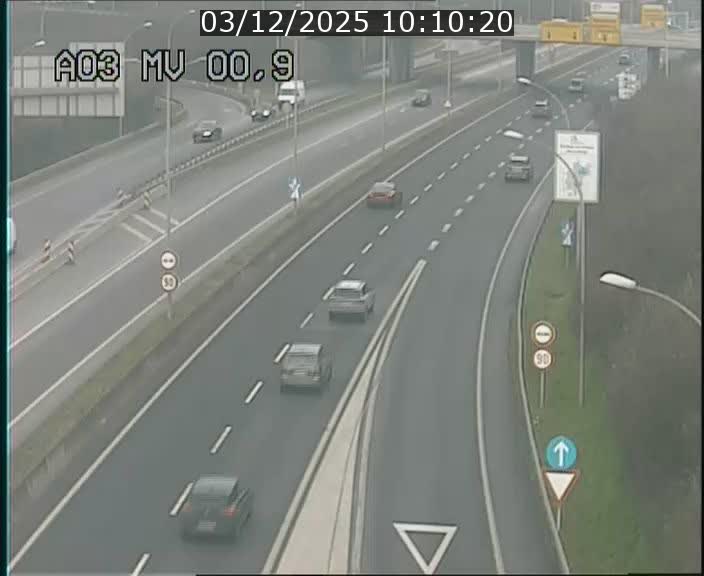 <h2>Traffic live webcam Luxembourg Croix de Gasperich - A3 - BK 0.4 - direction Luxembourg</h2>