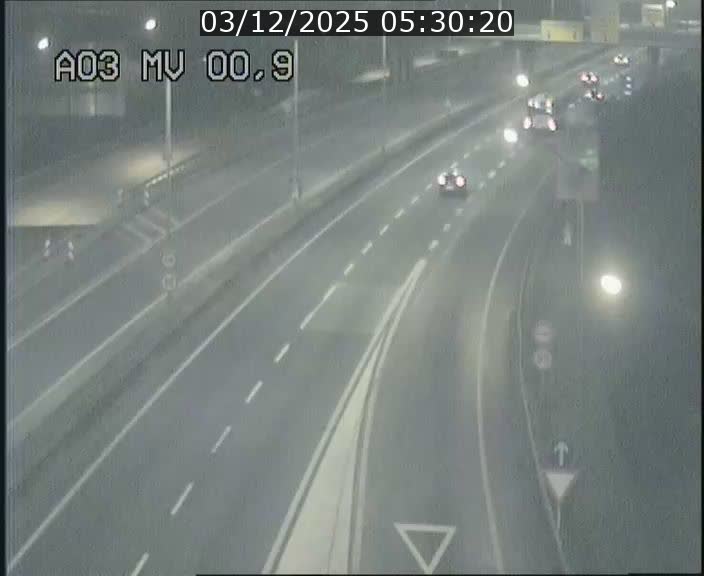 <h2>Traffic live webcam Luxembourg Croix de Gasperich - A3 - BK 0.4 - direction Luxembourg</h2>