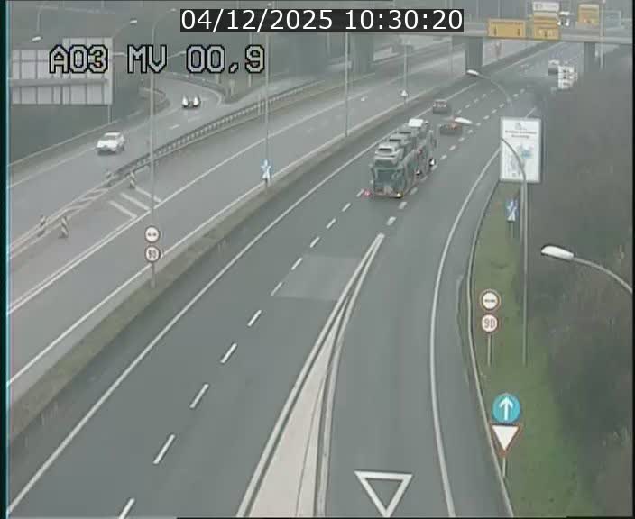 <h2>Traffic live webcam Luxembourg Croix de Gasperich - A3 - BK 0.4 - direction Luxembourg</h2>