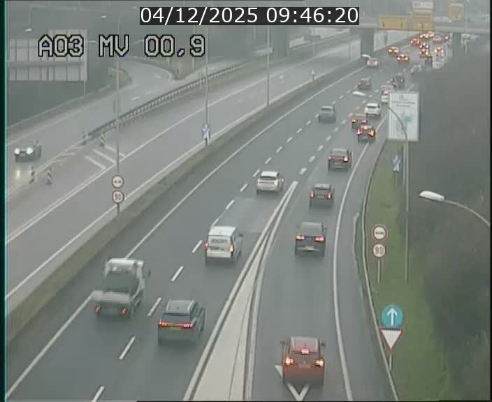 <h2>Traffic live webcam Luxembourg Croix de Gasperich - A3 - BK 0.4 - direction Luxembourg</h2>