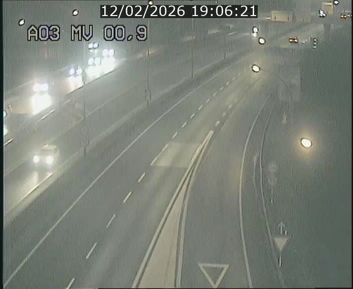 <h2>Traffic live webcam Luxembourg Croix de Gasperich - A3 - BK 0.4 - direction Luxembourg</h2>