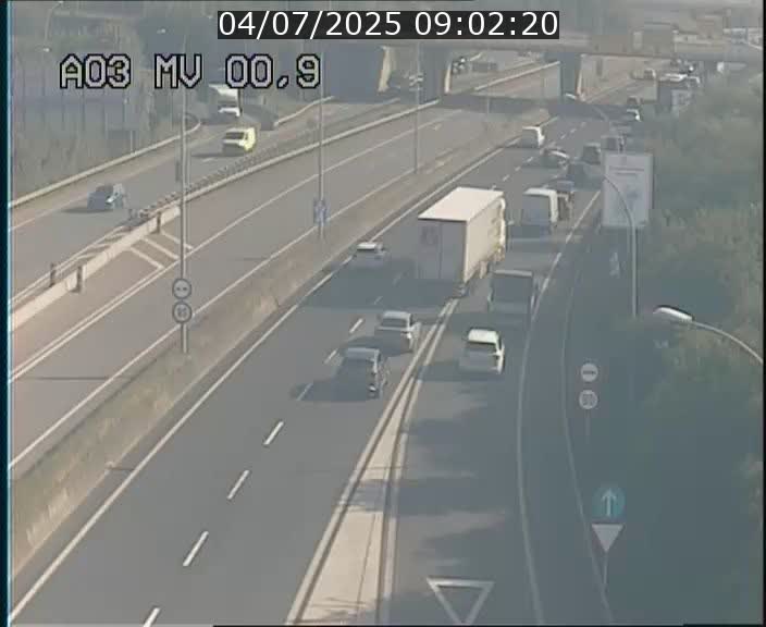 <h2>Traffic live webcam Luxembourg Croix de Gasperich - A3 - BK 0.4 - direction Luxembourg</h2>