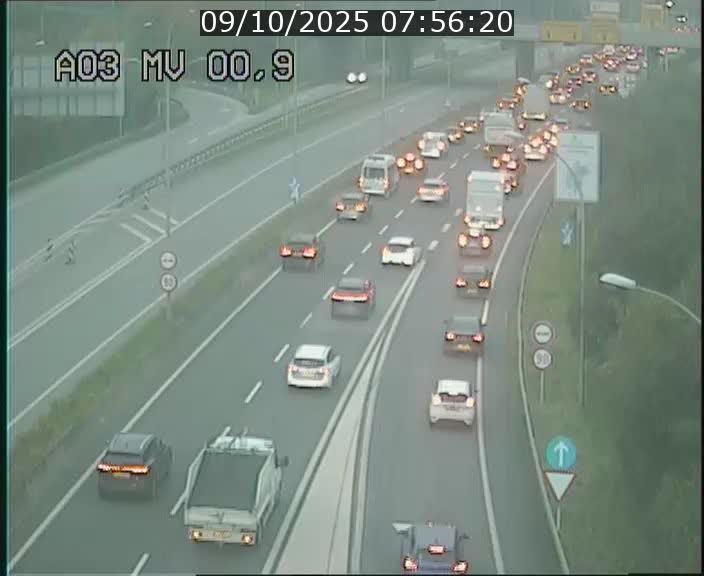 <h2>Traffic live webcam Luxembourg Croix de Gasperich - A3 - BK 0.4 - direction Luxembourg</h2>