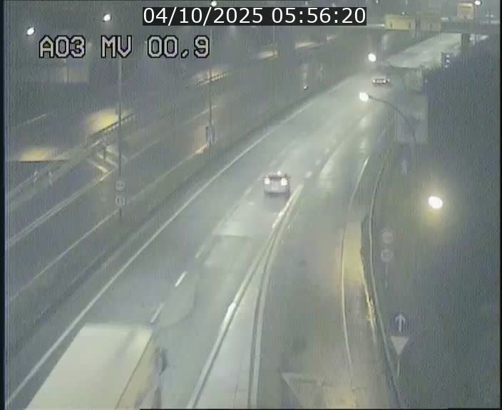 <h2>Traffic live webcam Luxembourg Croix de Gasperich - A3 - BK 0.4 - direction Luxembourg</h2>