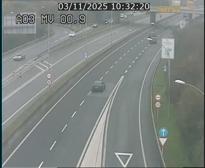 <h2>Traffic live webcam Luxembourg Croix de Gasperich - A3 - BK 0.4 - direction Luxembourg</h2>