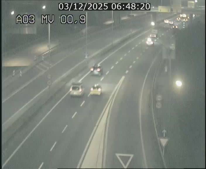 <h2>Traffic live webcam Luxembourg Croix de Gasperich - A3 - BK 0.4 - direction Luxembourg</h2>