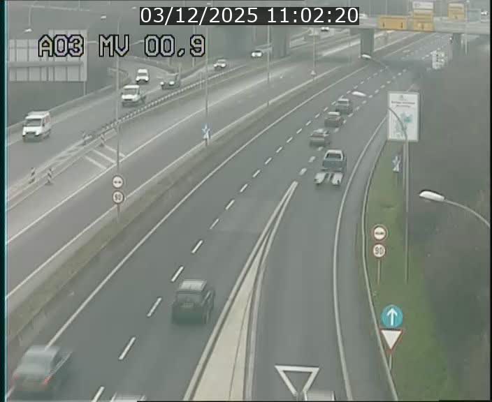 <h2>Traffic live webcam Luxembourg Croix de Gasperich - A3 - BK 0.4 - direction Luxembourg</h2>