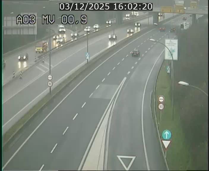 <h2>Traffic live webcam Luxembourg Croix de Gasperich - A3 - BK 0.4 - direction Luxembourg</h2>