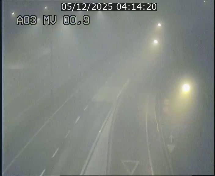 <h2>Traffic live webcam Luxembourg Croix de Gasperich - A3 - BK 0.4 - direction Luxembourg</h2>