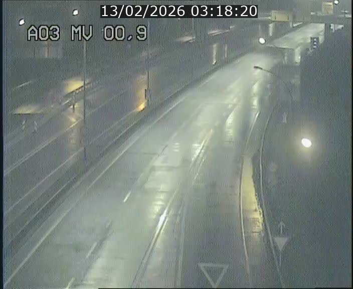 <h2>Traffic live webcam Luxembourg Croix de Gasperich - A3 - BK 0.4 - direction Luxembourg</h2>