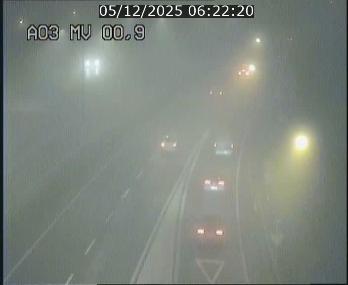 <h2>Traffic live webcam Luxembourg Croix de Gasperich - A3 - BK 0.4 - direction Luxembourg</h2>