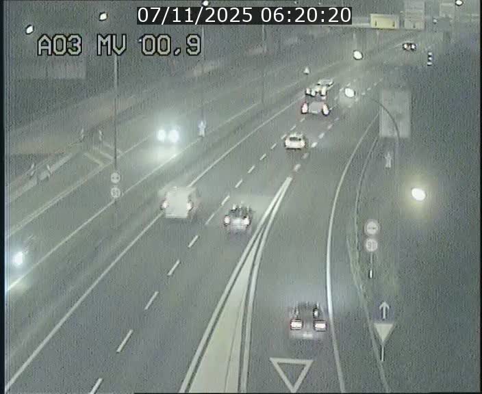 <h2>Traffic live webcam Luxembourg Croix de Gasperich - A3 - BK 0.4 - direction Luxembourg</h2>