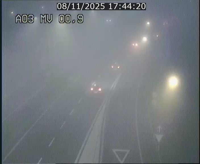 <h2>Traffic live webcam Luxembourg Croix de Gasperich - A3 - BK 0.4 - direction Luxembourg</h2>