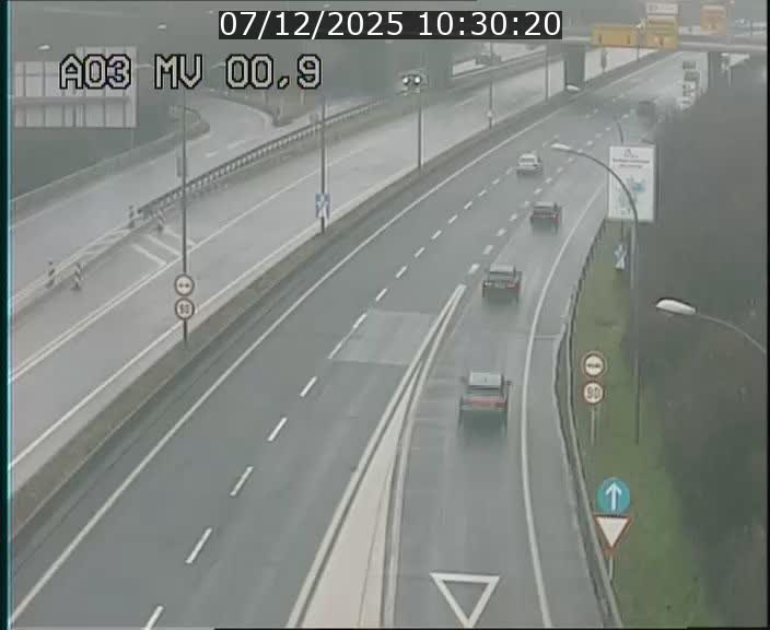 <h2>Traffic live webcam Luxembourg Croix de Gasperich - A3 - BK 0.4 - direction Luxembourg</h2>