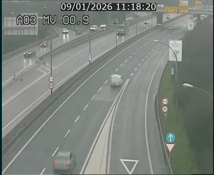 <h2>Traffic live webcam Luxembourg Croix de Gasperich - A3 - BK 0.4 - direction Luxembourg</h2>