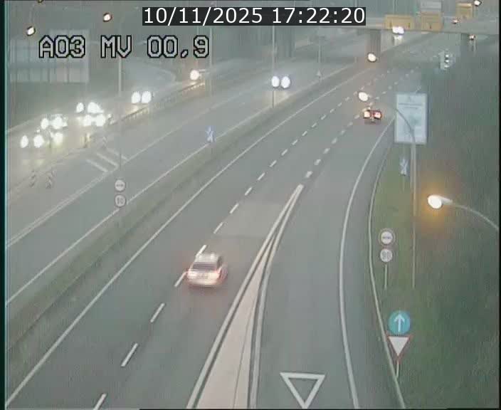 <h2>Traffic live webcam Luxembourg Croix de Gasperich - A3 - BK 0.4 - direction Luxembourg</h2>