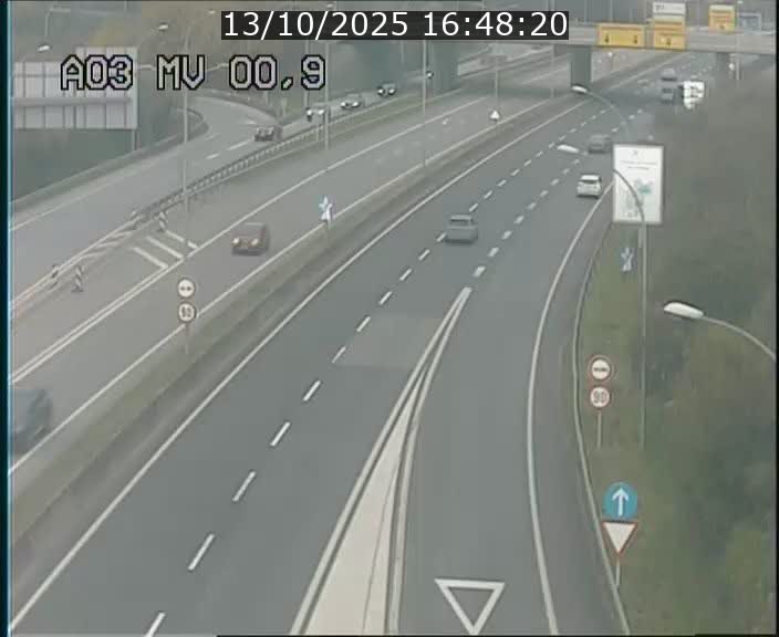 <h2>Traffic live webcam Luxembourg Croix de Gasperich - A3 - BK 0.4 - direction Luxembourg</h2>