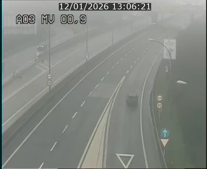 <h2>Traffic live webcam Luxembourg Croix de Gasperich - A3 - BK 0.4 - direction Luxembourg</h2>