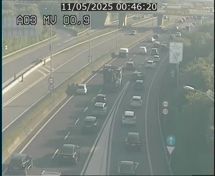 <h2>Traffic live webcam Luxembourg Croix de Gasperich - A3 - BK 0.4 - direction Luxembourg</h2>