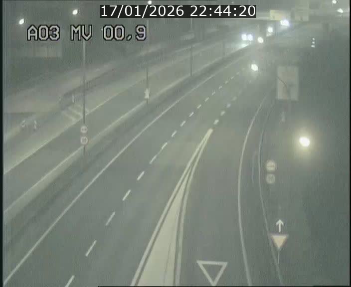 Traffic live webcam Luxembourg Croix de Gasperich - A3 - BK 0.4 - direction Luxembourg