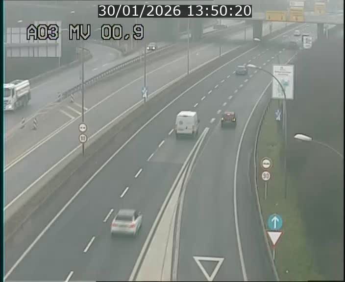 <h2>Traffic live webcam Luxembourg Croix de Gasperich - A3 - BK 0.4 - direction Luxembourg</h2>