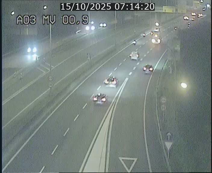 <h2>Traffic live webcam Luxembourg Croix de Gasperich - A3 - BK 0.4 - direction Luxembourg</h2>
