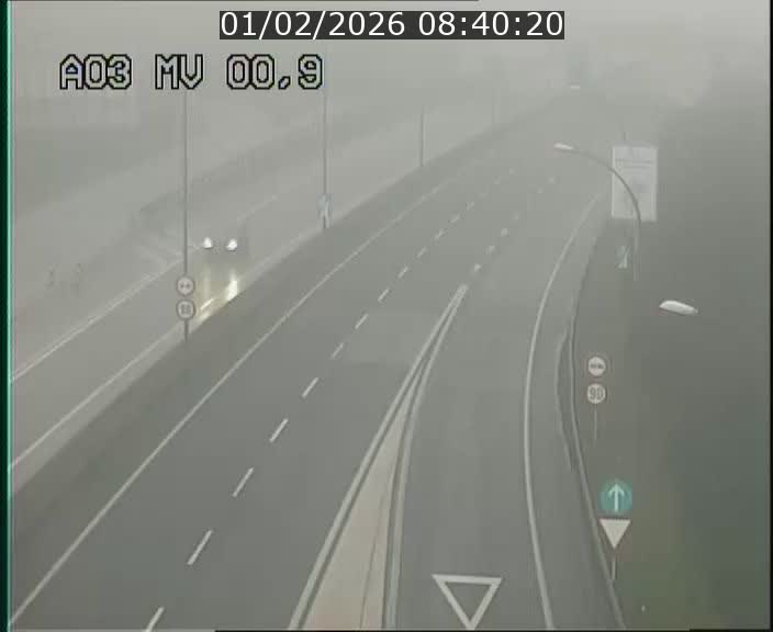 <h2>Traffic live webcam Luxembourg Croix de Gasperich - A3 - BK 0.4 - direction Luxembourg</h2>