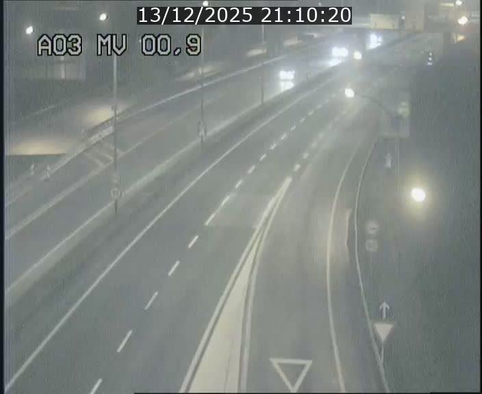 Traffic live webcam Luxembourg Croix de Gasperich - A3 - BK 0.4 - direction Luxembourg
