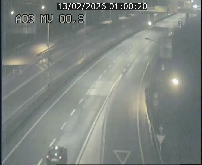 <h2>Traffic live webcam Luxembourg Croix de Gasperich - A3 - BK 0.4 - direction Luxembourg</h2>