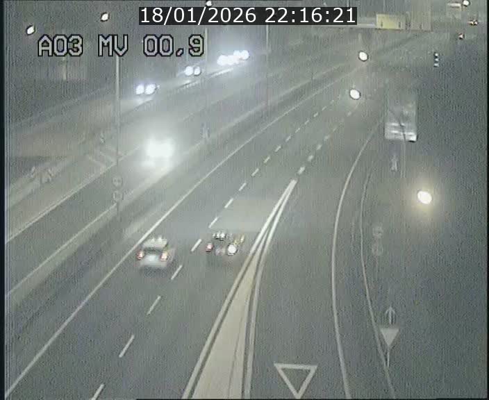 <h2>Traffic live webcam Luxembourg Croix de Gasperich - A3 - BK 0.4 - direction Luxembourg</h2>