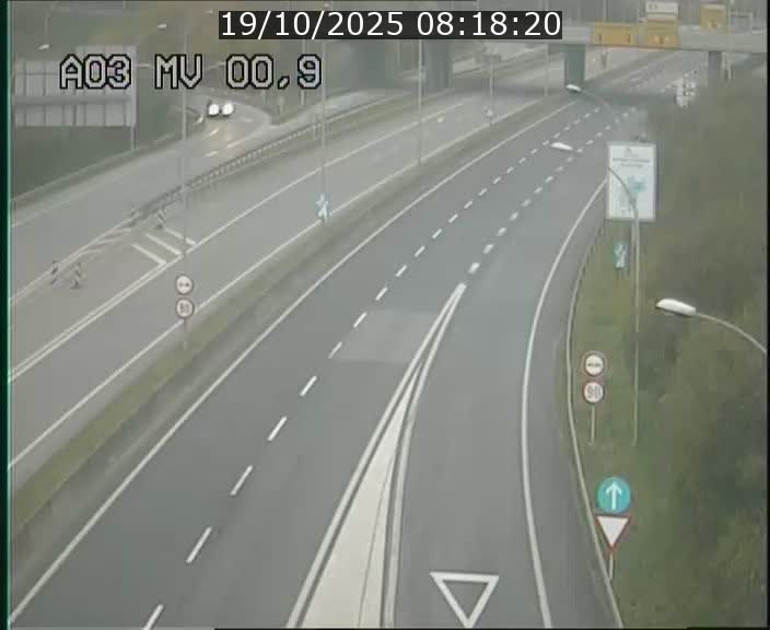 <h2>Traffic live webcam Luxembourg Croix de Gasperich - A3 - BK 0.4 - direction Luxembourg</h2>