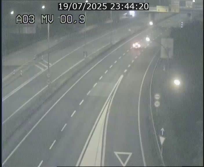 Traffic live webcam Luxembourg Croix de Gasperich - A3 - BK 0.4 - direction Luxembourg